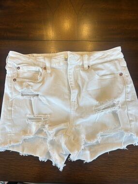 AMERICAN EAGLE White Distressed Women’s Denim Shorts with rips